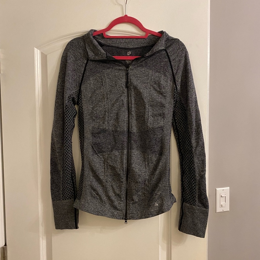 Fitness waist hugging warmup jacket